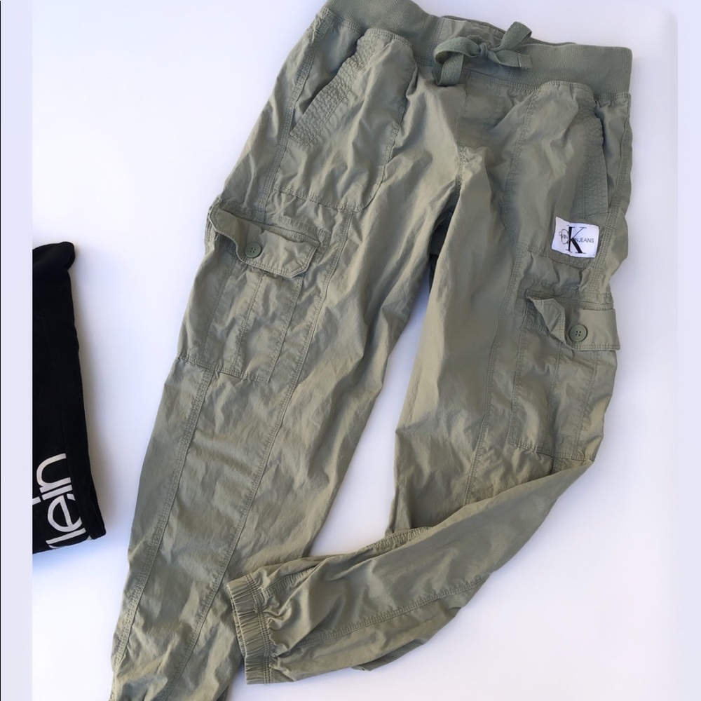Calvin Klein cargo pants • ladies XS/P